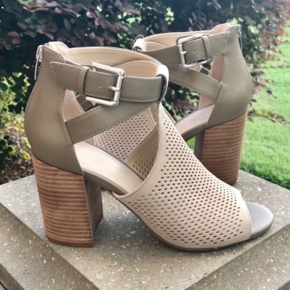 Marc Fisher Cut Out Peep Toe Chunky Heel Booties Size 10 - Picture 1 of 6